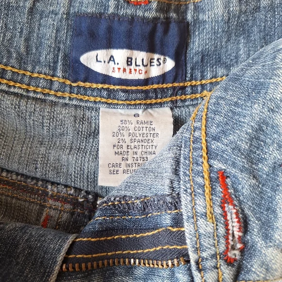 L.A. Blues Denim Women's Shorts - Picture 3 of 4